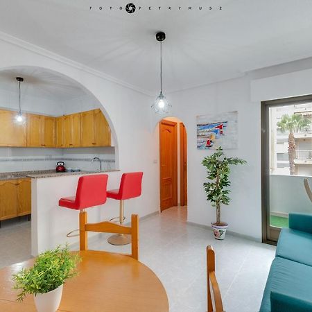 Colorful Apartment Torrevieja Eksteriør bilde