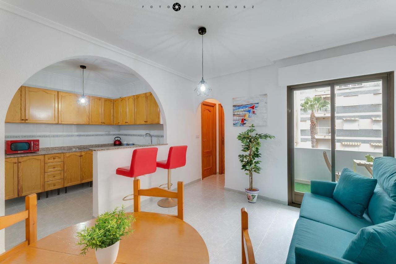 Colorful Apartment Torrevieja Eksteriør bilde